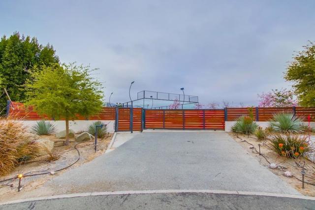 2885 Gate Three Place, Chula Vista CA: https://media.crmls.org/mediaz/e9400f80-78fa-459f-ab98-a3ed30e46fbb.jpg