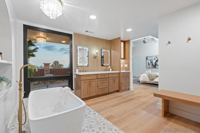 4911 Beaumont Dr, La Mesa CA: https://media.crmls.org/mediaz/e940cbe2-0f58-4dfb-8f2d-648ae2206ec0.jpg