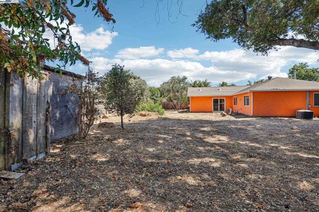 37709 Arlene Court, Fremont CA: https://media.crmls.org/mediaz/e94145d0-d756-4a25-a701-88c8d3178b94.jpg