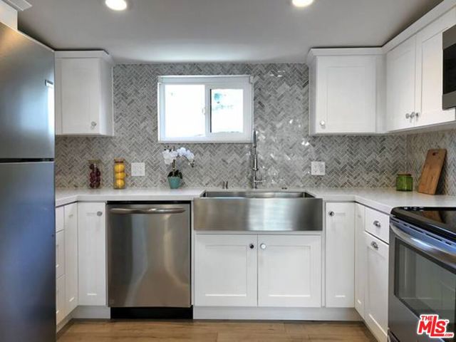 2211 GRIFFITH PARK, Los Angeles CA: https://media.crmls.org/mediaz/e94199cc-1141-4c00-b596-b47ce1811ec2.jpg
