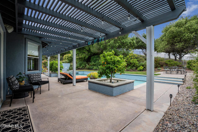 775 Parmenter Avenue, Thousand Oaks CA: https://media.crmls.org/mediaz/e94213e7-4122-491c-8afb-487f1121b278.jpg