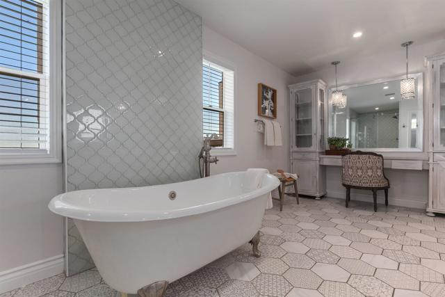 Image 23 of 65 For 6817 Vianda Ct Court