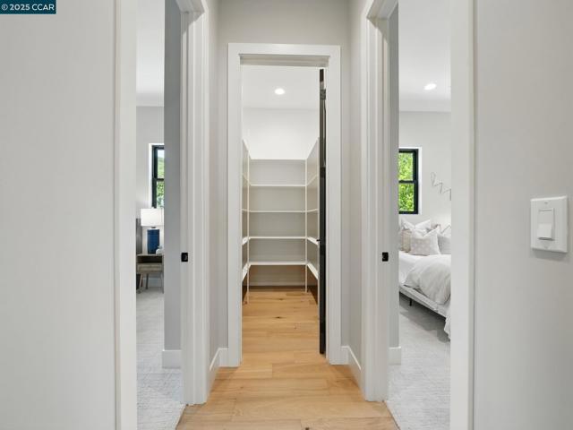 180 Castle Hill Ranch, Walnut Creek CA: https://media.crmls.org/mediaz/e94321f2-a163-4680-a147-b0184a23794e.jpg