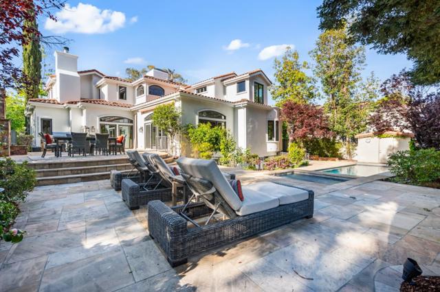 6 Zachary Court, Menlo Park CA: https://media.crmls.org/mediaz/e9432246-eb3e-4105-87d6-dd3fc594e4d7.jpg