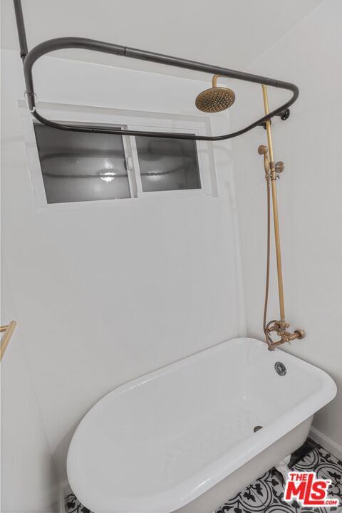https://media.crmls.org/mediaz/e943a689-4f42-47ca-b48f-25a97e3e7d8c.jpg?preset=X-Large