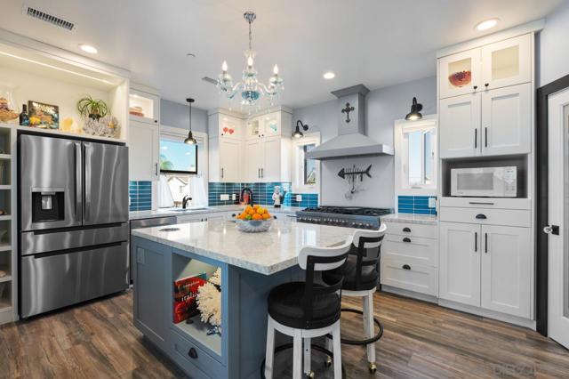 413 Delaware St, Imperial Beach CA: https://media.crmls.org/mediaz/e944462c-7dfd-43af-b6b8-b6308118b9f4.jpg