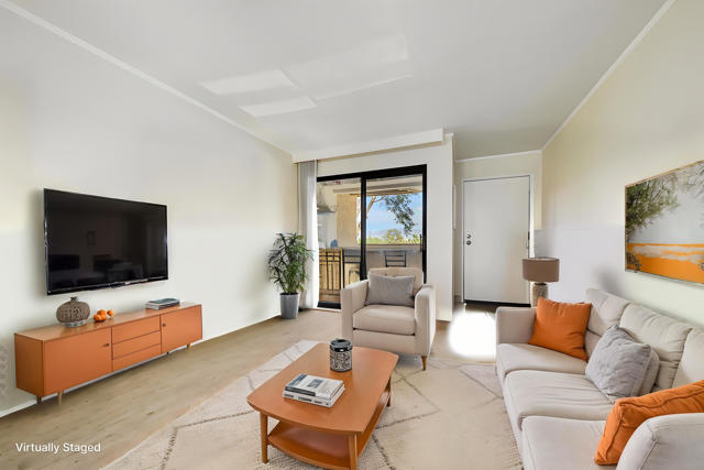 675 N Los Felices Circle W #204, Palm Springs, CA 92262