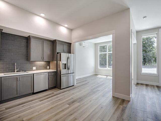 101 Aptos Village Way, Aptos CA: https://media.crmls.org/mediaz/e9461183-c3b8-49ed-8f6a-2305f95a906c.jpg