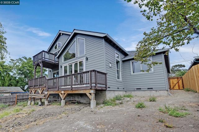 4044 Lambert Rd, El Sobrante CA: https://media.crmls.org/mediaz/e9467e43-20b4-4a2c-abe8-4dea2da3519f.jpg