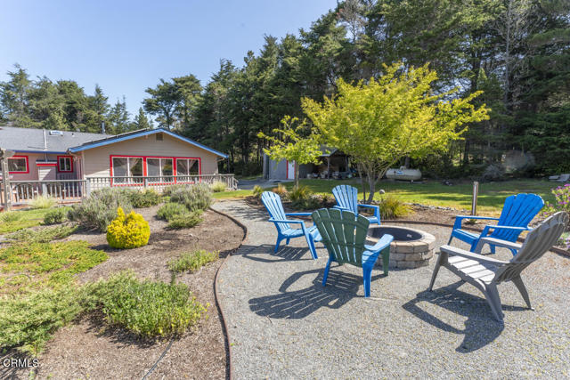 31341 Thomas Lane, Fort Bragg CA: https://media.crmls.org/mediaz/e9476a36-3473-449b-98a1-ad8bce1a5993.jpg