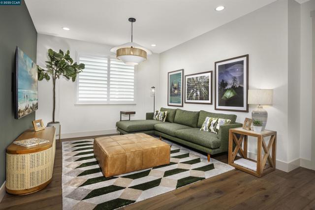 17576 Bushwick Lane, Lathrop CA: https://media.crmls.org/mediaz/e9476b22-eeb0-455d-b6d1-985a1994bdc7.jpg