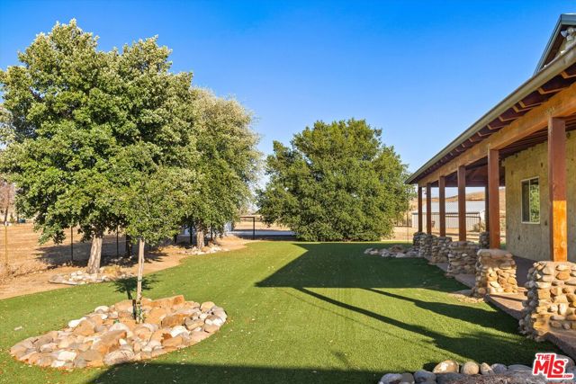 13750 Cuyama Highway, Cuyama CA: https://media.crmls.org/mediaz/e9478d4c-fb73-4392-a6fc-f477062e8243.jpg