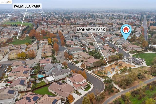 716 Cabada Dr, Brentwood CA: https://media.crmls.org/mediaz/e9479a56-b907-49b3-b757-e31db86d127f.jpg