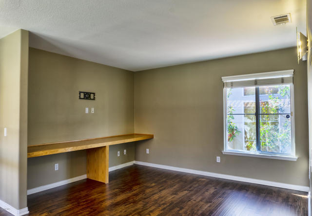 1026 Corte Augusta, Camarillo CA: https://media.crmls.org/mediaz/e94804d1-64dd-4a3a-bca5-df9b1b2ae4ca.jpg