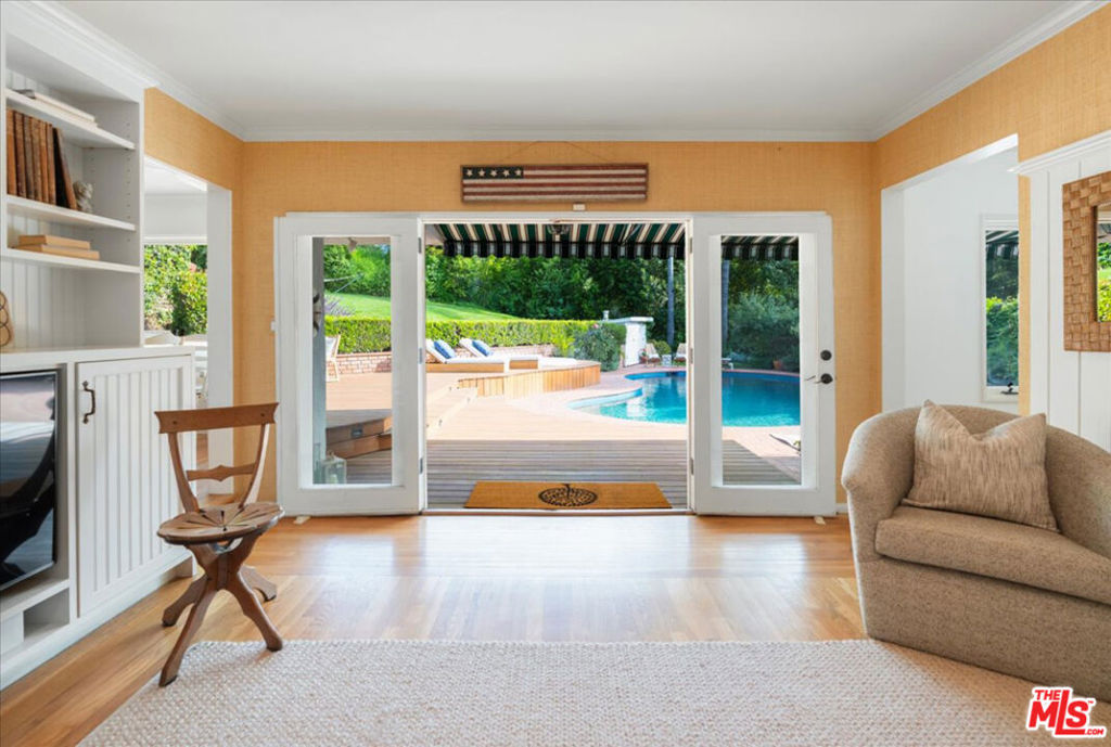 11818 Laurel Hills RoadStudio City img 3
