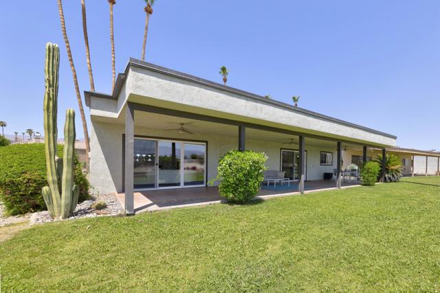 43660 Elkhorn Trail, Palm Desert CA: https://media.crmls.org/mediaz/e94863ec-eea8-42d0-a69d-bdfc9205c9d1.jpg