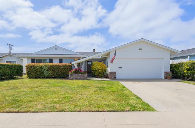 914 Junipero Way, Salinas CA: https://media.crmls.org/mediaz/e94872a1-48ca-44c6-a5b4-24e2ee4140ef.jpg