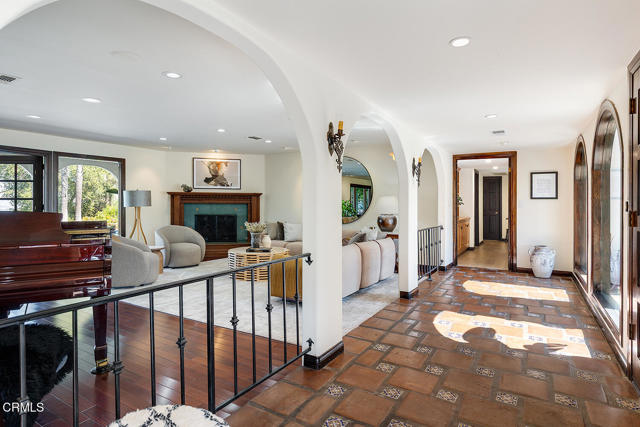 Detail Gallery Image 10 of 73 For 420 Inverness Dr, La Canada Flintridge,  CA 91011 - 6 Beds | 5/1 Baths