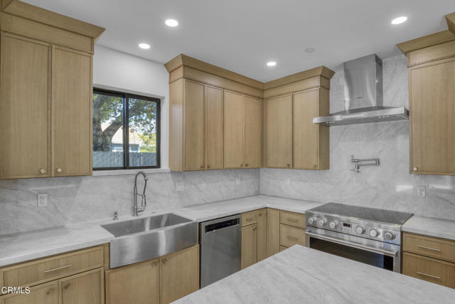 Detail Gallery Image 5 of 32 For 611 W Claremont St, Pasadena,  CA  - 3 Beds | 3 Baths