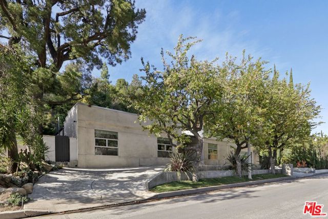 15539 Hamner Drive, Los Angeles CA: https://media.crmls.org/mediaz/e949141d-a8f1-4632-8745-d42c03354554.jpg