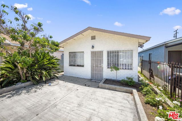 2532 131st Street, Compton, California 90222, 3 Bedrooms Bedrooms, ,1 BathroomBathrooms,Single Family Residence,For Sale,131st,24406911