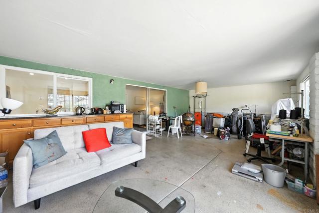 3444 Corte Loro, San Diego CA: https://media.crmls.org/mediaz/e949698d-e69c-4302-a674-f2fa19d2b42f.jpg