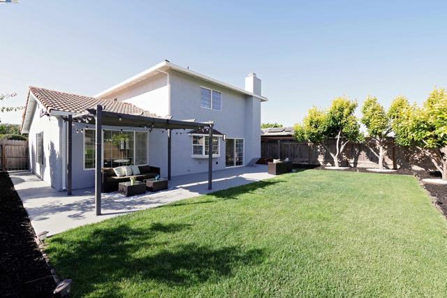 4452 Alice Way, Union City CA: https://media.crmls.org/mediaz/e9497cf9-f30c-4f73-a03b-a5d73befd5ed.jpg