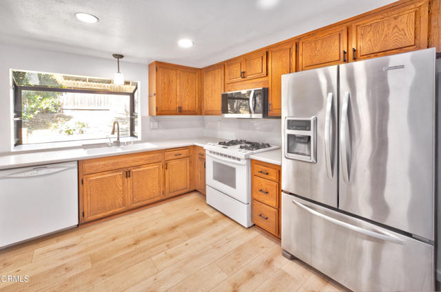 Detail Gallery Image 9 of 17 For 9085 Mccloud Dr, Ventura,  CA 93004 - 2 Beds | 2 Baths