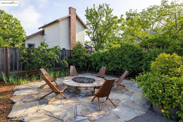 1334 Derby St, Berkeley CA: https://media.crmls.org/mediaz/e949a59b-063f-433a-bf26-87831cfdefca.jpg