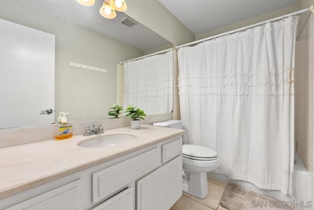 4475 Saint Andrews Place, Oceanside CA: https://media.crmls.org/mediaz/e94a7759-5bef-4632-a517-e88d29bf071d.jpg