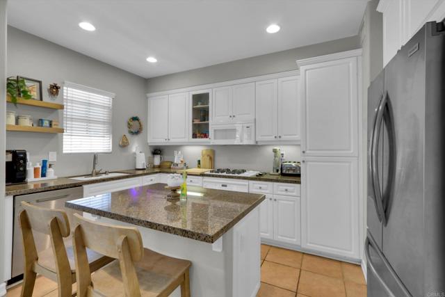 2640 Escala Circle, San Diego CA: https://media.crmls.org/mediaz/e94b67e9-3a7d-4ffc-adac-14eb17dbf459.jpg