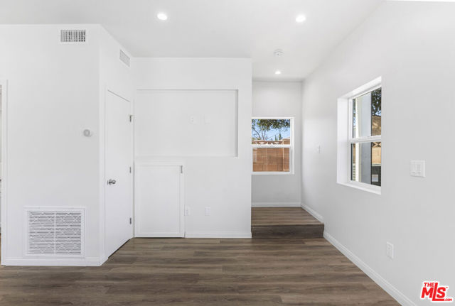 7313 Kentland Avenue, West Hills CA: https://media.crmls.org/mediaz/e94b98d3-6d28-4531-a5f6-ad5d09ff243f.jpg