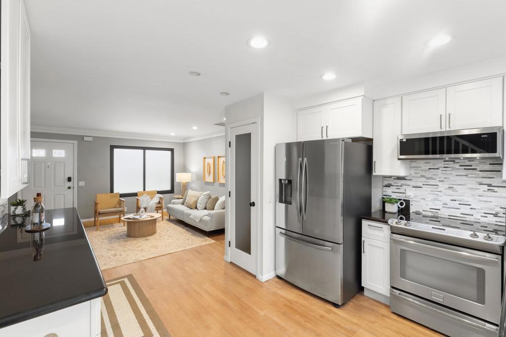 3938 Voltaire St - photo 10