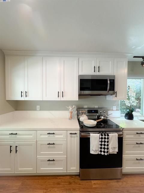 148 Ascot Ct, Moraga CA: https://media.crmls.org/mediaz/e94dafee-5920-41c7-8fc8-4a30c5aa41d6.jpg