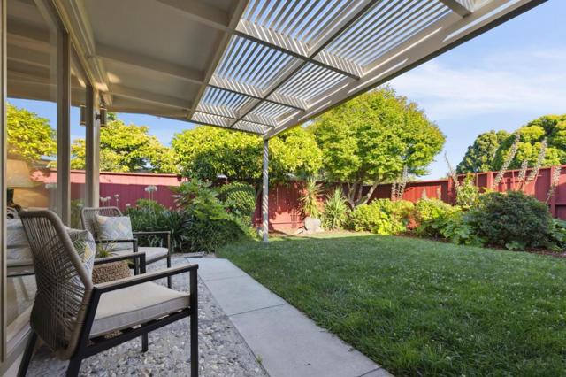 3129 Stelling Drive, Palo Alto CA: https://media.crmls.org/mediaz/e94dd945-1158-490c-a4b0-7b92ec736ef4.jpg