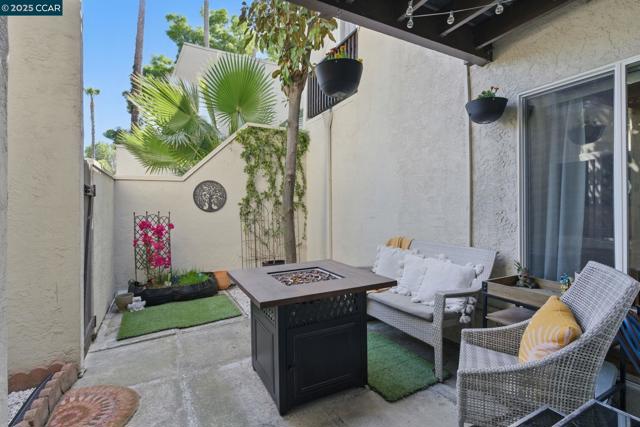 1700 Laguna St, Concord CA: https://media.crmls.org/mediaz/e94e859c-f127-4f88-a4af-77bd22d3aad7.jpg