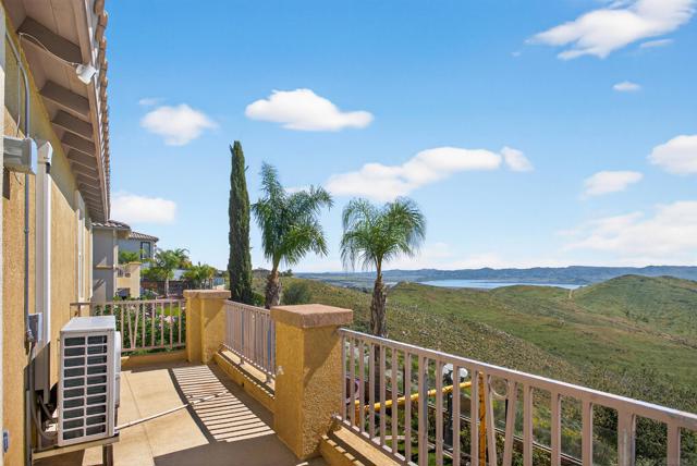 Image 37 of 73 For 18410 Lakepointe Dr