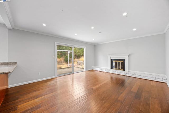 4321 Kingswood Dr, Concord CA: https://media.crmls.org/mediaz/e94f4bbd-1460-49bc-8a34-23c69a783c6f.jpg