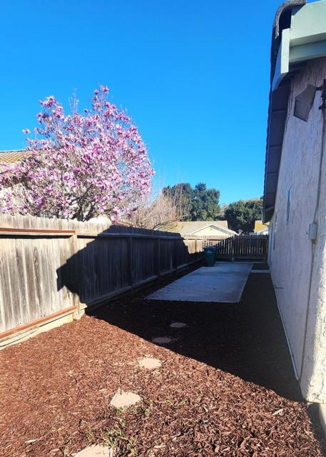 46200 Pine Meadow Drive, King City CA: https://media.crmls.org/mediaz/e94f870a-4f16-444f-91b7-3d54b929f836.jpg
