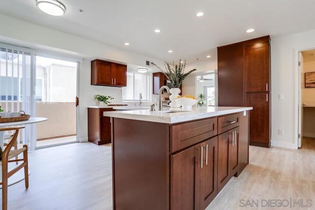 1703 La Playa Ave, San Diego CA: https://media.crmls.org/mediaz/e94f89c5-1ae0-4ba1-8748-6a7964f397ae.jpg
