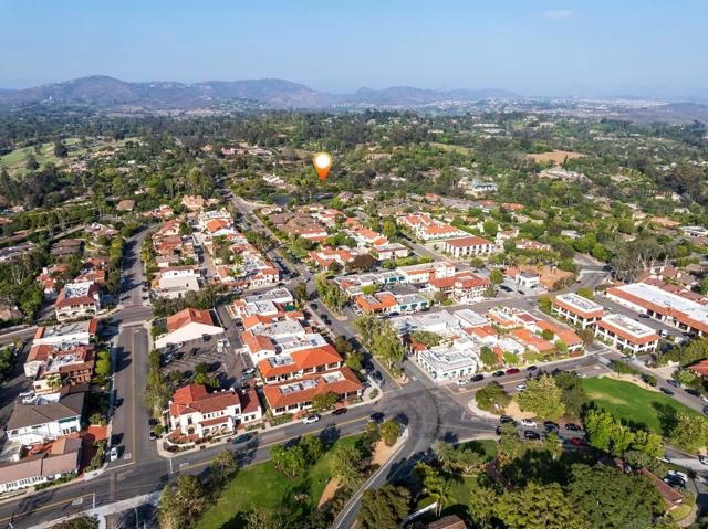 17112 Via De La Valle, Rancho Santa Fe CA: https://media.crmls.org/mediaz/e94fd0f9-02f3-4b8b-841f-4526daafd8f5.jpg