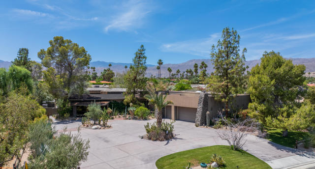 73297 Grapevine Street, Palm Desert CA: https://media.crmls.org/mediaz/e94ff98d-ec96-4e01-96ed-7aef31bb8d04.jpg