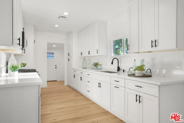 14384 Astoria Street photo 8