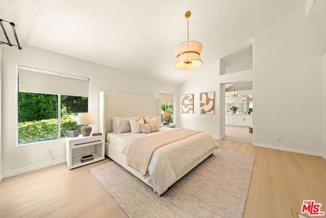 22248 Cairnloch Street, Calabasas CA: https://media.crmls.org/mediaz/e950343f-16dd-4f5f-8e6a-29459a9f4be2.jpg