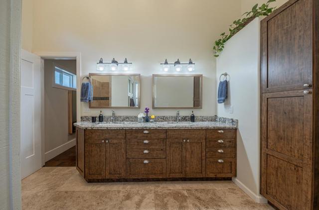 9247 Holly Hill Drive, Salinas CA: https://media.crmls.org/mediaz/e95061d1-b323-4c0a-a4ac-75711b7ff58b.jpg