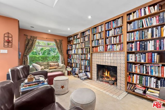 16241 W Meadow Ridge Way, Encino CA: https://media.crmls.org/mediaz/e950cf05-a300-4681-8659-c85f69790d77.jpg
