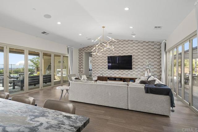 Detail Gallery Image 6 of 75 For 3224 Corte Melano, Chula Vista,  CA 91914 - 4 Beds | 3/1 Baths