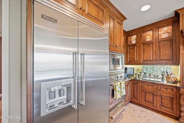 3194 Sunset Hills Boulevard, Thousand Oaks CA: https://media.crmls.org/mediaz/e9523fd7-b9f0-4c0a-a80d-776f18305da1.jpg