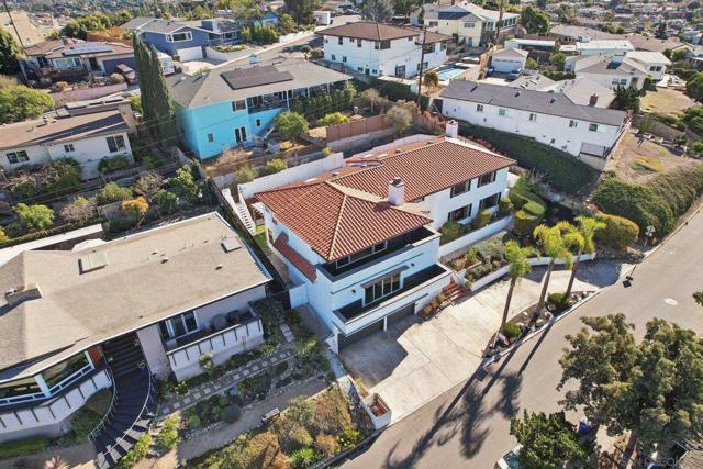 4367 Summit Dr, La Mesa CA: https://media.crmls.org/mediaz/e9531f42-af97-428e-a0ab-e65d3431b88a.jpg