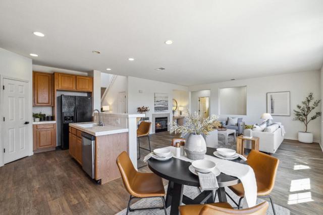 4276 Bay Crest Circle, Seaside CA: https://media.crmls.org/mediaz/e95322c5-ae65-486b-9560-8b925223d73f.jpg